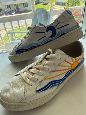 Soludos White Leather Low-Top Sneakers with Embroidered Sun & Waves